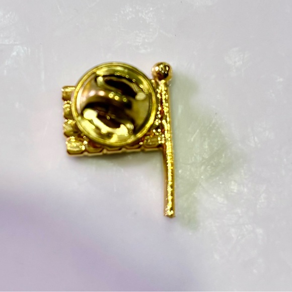 NWT Red White Blue Rhinestones Goldtone Flag Lapel Pin Made in USA Lord& Taylor - Picture 4 of 6
